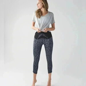 Lululemon Exquisite Crop Dramatic Static White Black / Black  4